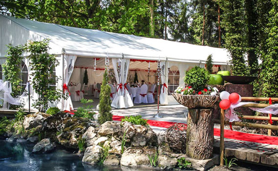 herrliche weiße Zeltvilla - Hochzeitslocation in der Umgebung von Ingolstadt